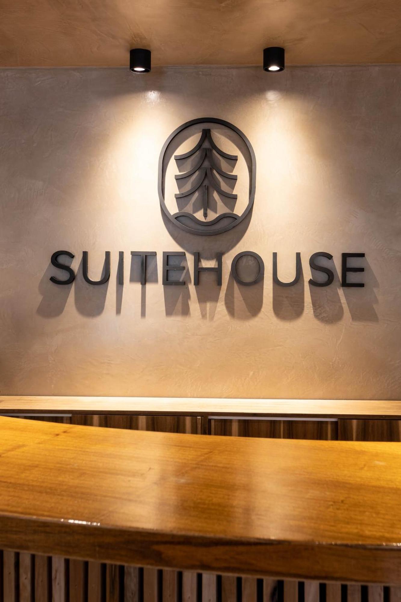 Suite House Carilo Exterior photo