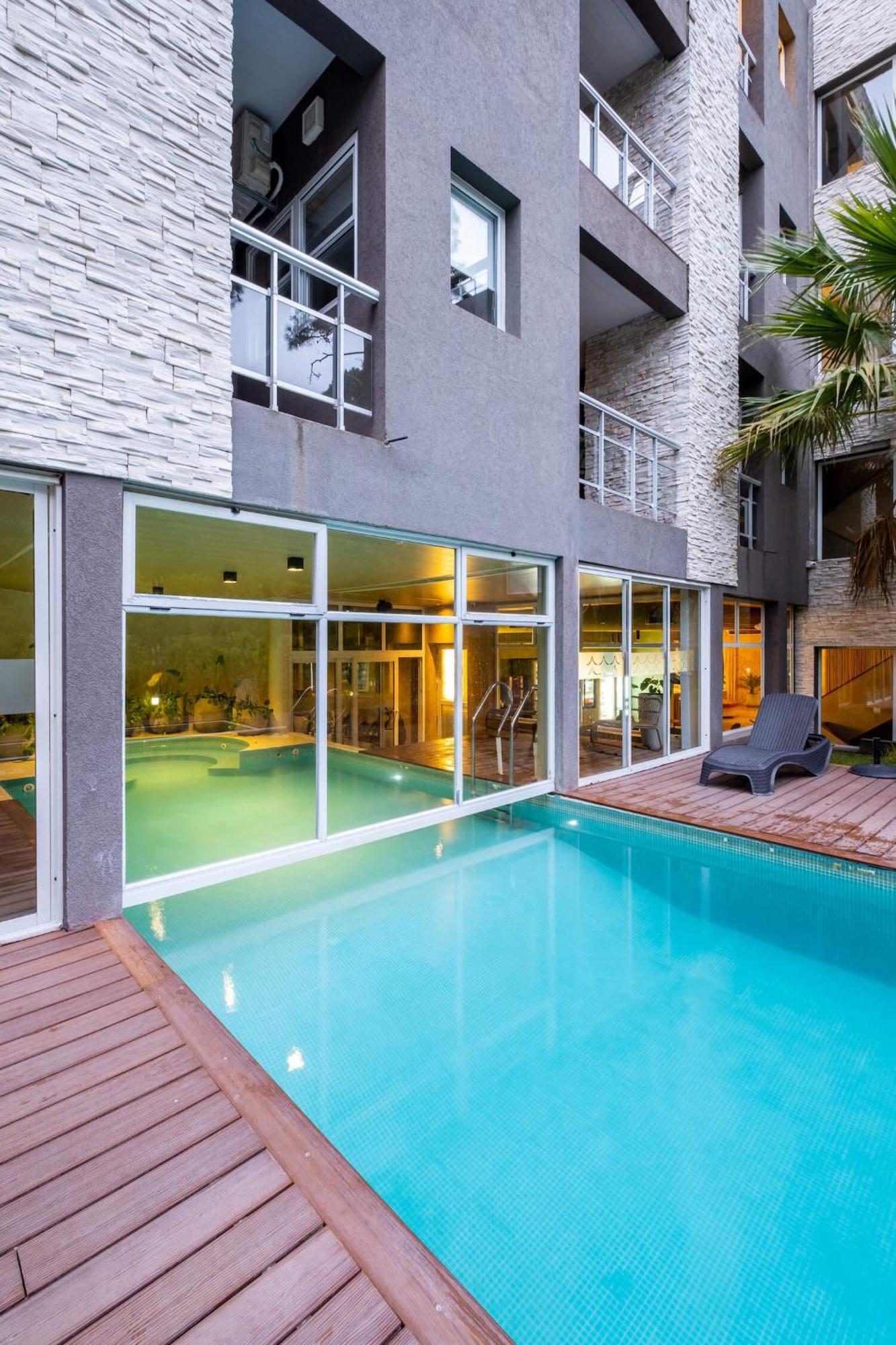 Suite House Carilo Exterior photo